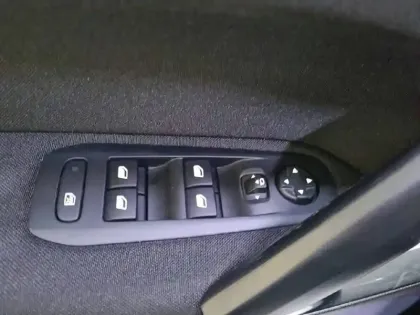 Photo 31 Peugeot 308  PureTech 130ch S&S EAT8