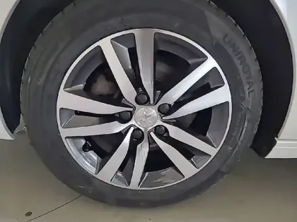 Photo 12 Peugeot 308  PureTech 130ch S&S EAT8