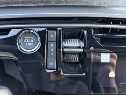 Photo 33 Peugeot 5008  Hybrid 145 e-DCS6