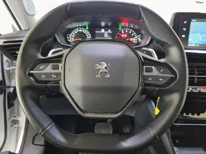 Photo 40 Peugeot 2008  BlueHDi 130 S&S EAT8