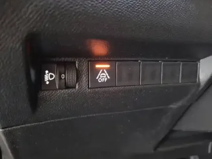 Photo 28 Peugeot 2008  BlueHDi 130 S&S EAT8