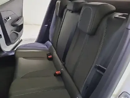 Photo 43 Peugeot 2008  BlueHDi 130 S&S EAT8