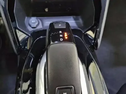 Photo 13 Peugeot 2008  BlueHDi 130 S&S EAT8