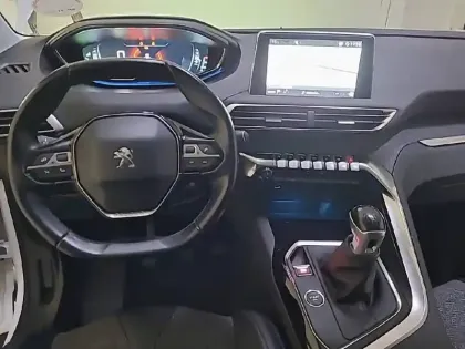 Photo 39 Peugeot 3008  1.2 Puretech 130ch S&S BVM6