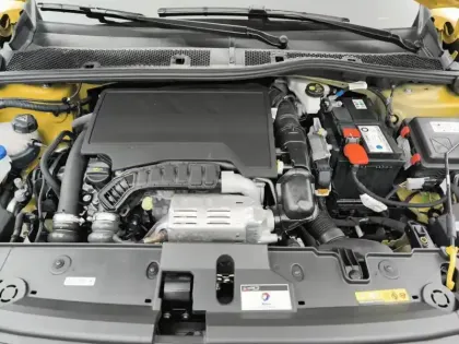 Photo 6 Peugeot 208  PureTech 130 S&S EAT8 GT