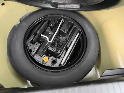 Photo 26 Peugeot 208  PureTech 130 S&S EAT8 GT