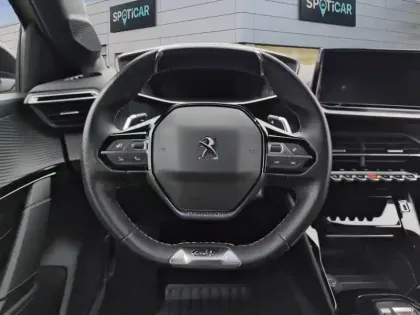 Photo 11 Peugeot 208  PureTech 130 S&S EAT8 GT