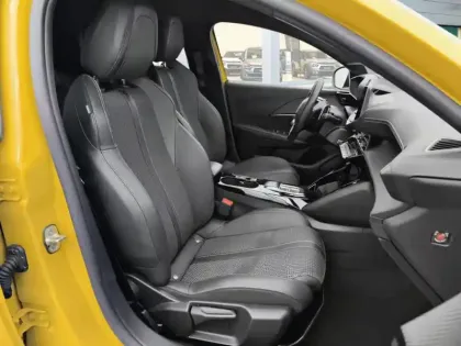 Photo 8 Peugeot 208  PureTech 130 S&S EAT8 GT