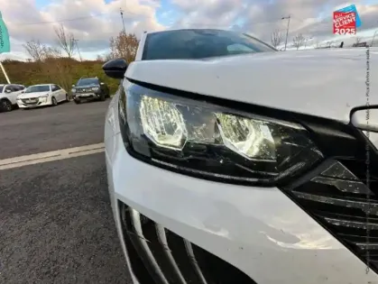 Photo 27 Peugeot 2008  1.2 Hybrid 145ch Allure e-DCS6