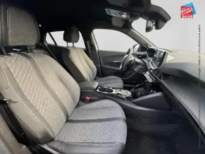 Photo 34 Peugeot 2008  1.2 Hybrid 145ch Allure e-DCS6