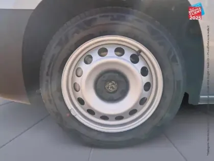 Photo 9 Peugeot 2008  1.2 Hybrid 145ch Allure e-DCS6