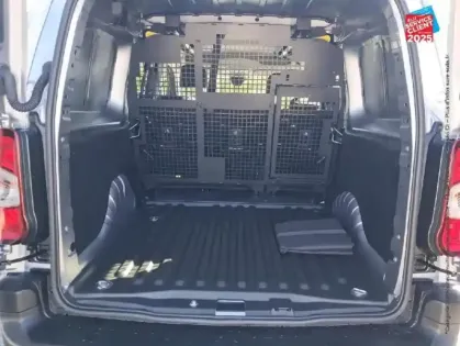 Photo 13 Peugeot 2008  1.2 Hybrid 145ch Allure e-DCS6