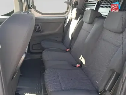 Photo 10 Peugeot 2008  1.2 Hybrid 145ch Allure e-DCS6