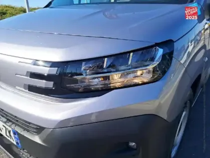 Photo 12 Peugeot 2008  1.2 Hybrid 145ch Allure e-DCS6