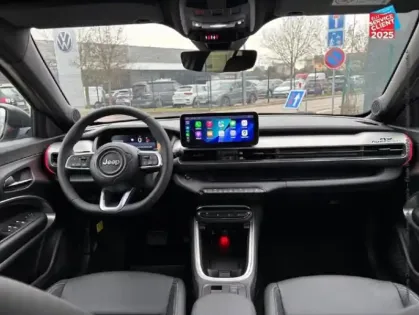 Photo 14 Jeep Avenger  1.2 Turbo T3 145ch MHEV Overland BVR6 4xe