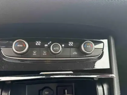 Photo 28 Opel Grandland X  1.2 Turbo 130ch Elegance Business BVA8