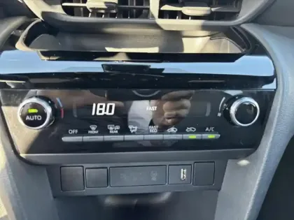 Photo 11 Toyota Yaris  Cross 116h Design MY22