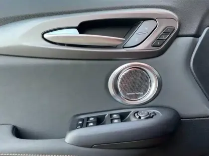 Photo 14 Alfa Romeo Tonale  1.5 Ibrida 160ch Intensa TCT