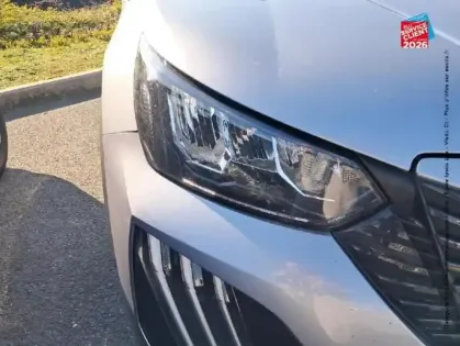 Photo 12 Peugeot 2008  1.2 Hybrid 145ch Style e-DCS6