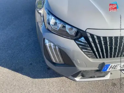 Photo 12 Peugeot 2008  1.2 Hybrid 145ch Allure e-DCS6