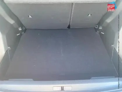 Photo 13 Peugeot 2008  1.2 Hybrid 145ch Allure e-DCS6