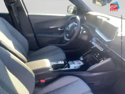 Photo 4 Peugeot 2008  1.2 Hybrid 145ch Allure e-DCS6