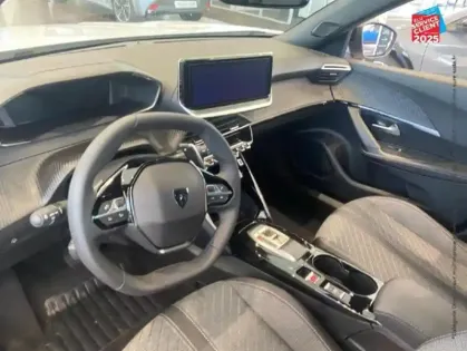 Photo 14 Peugeot 2008  1.2 Hybrid 145ch Allure e-DCS6