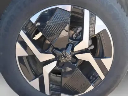 Photo 24 Peugeot 2008  1.2 Hybrid 145ch GT e-DCS6