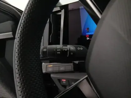 Photo 26 Renault Espace VI E-Tech full hybrid 200 GSR2 Techno