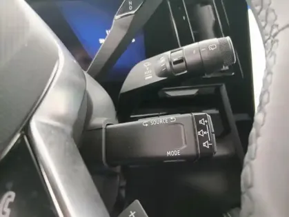 Photo 25 Renault Espace VI E-Tech full hybrid 200 GSR2 Techno