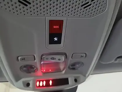 Photo 25 Peugeot 208  BlueHDi 100 S&S BVM6