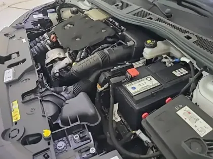 Photo 14 Peugeot 208  BlueHDi 100 S&S BVM6