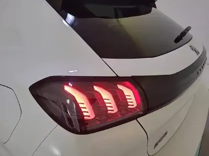 Photo 16 Peugeot 208  BlueHDi 100 S&S BVM6