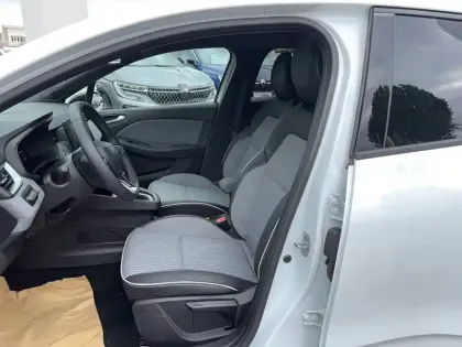 Photo 35 Renault Clio  E-Tech full hybrid 145 ch GSR2