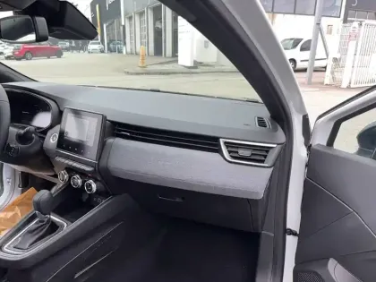 Photo 31 Renault Clio  E-Tech full hybrid 145 ch GSR2