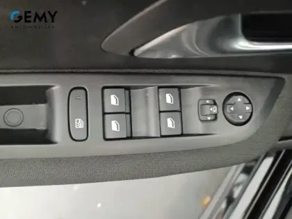 Photo 29 Peugeot 208  BlueHDi 100 S&S BVM6