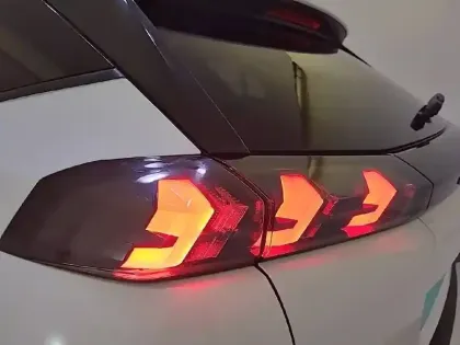 Photo 16 Peugeot 2008  PureTech 130 S&S EAT8