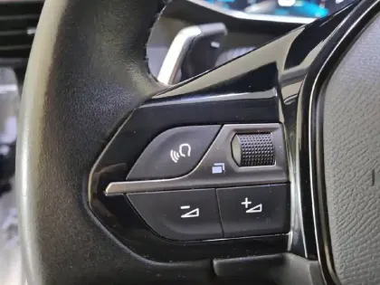 Photo 27 Peugeot 2008  PureTech 130 S&S EAT8