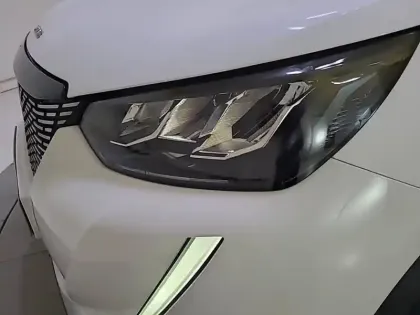 Photo 15 Peugeot 2008  PureTech 130 S&S EAT8