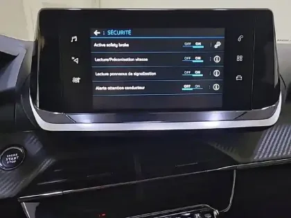 Photo 21 Peugeot 2008  PureTech 130 S&S EAT8