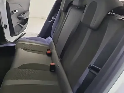 Photo 11 Peugeot 2008  PureTech 130 S&S EAT8