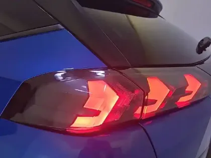 Photo 37 Peugeot 2008  PureTech 100 S&S BVM6