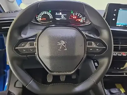 Photo 29 Peugeot 2008  PureTech 100 S&S BVM6