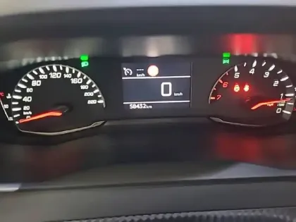 Photo 30 Peugeot 2008  PureTech 100 S&S BVM6