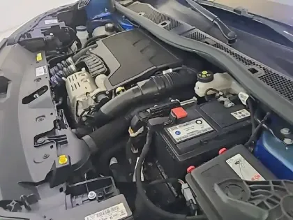 Photo 35 Peugeot 2008  PureTech 100 S&S BVM6