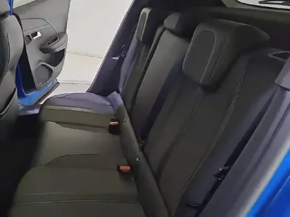 Photo 32 Peugeot 2008  PureTech 100 S&S BVM6