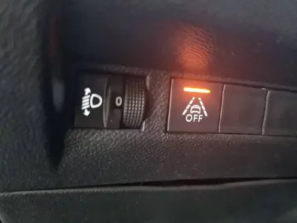 Photo 51 Peugeot 2008  PureTech 100 S&S BVM6