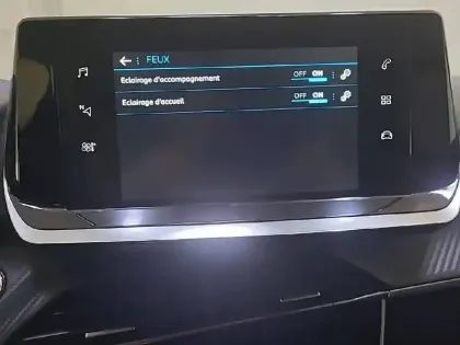 Photo 44 Peugeot 2008  PureTech 100 S&S BVM6