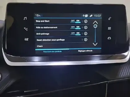 Photo 42 Peugeot 2008  PureTech 100 S&S BVM6