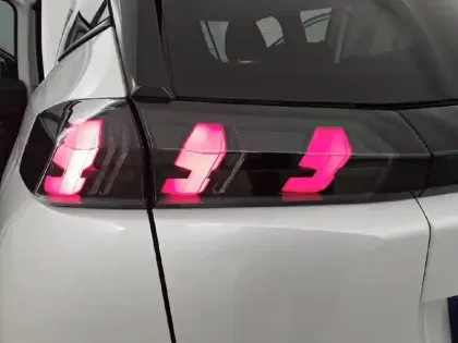 Photo 16 Peugeot 2008  PureTech 100 S&S BVM6